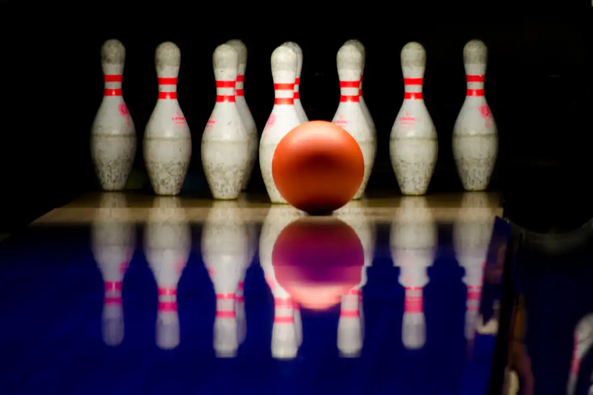 Tenpin bowling activity image